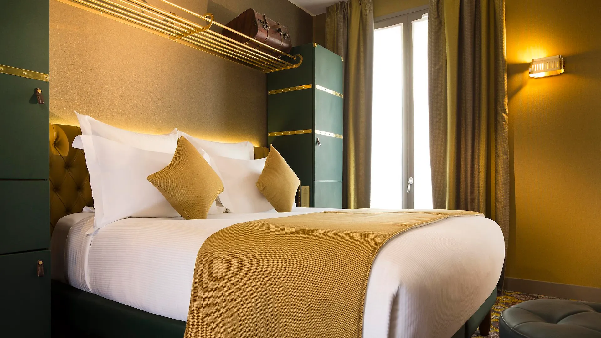Whistler - Gare Du Nord Hotel