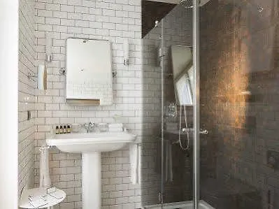 Whistler - Gare Du Nord Hotel 4*