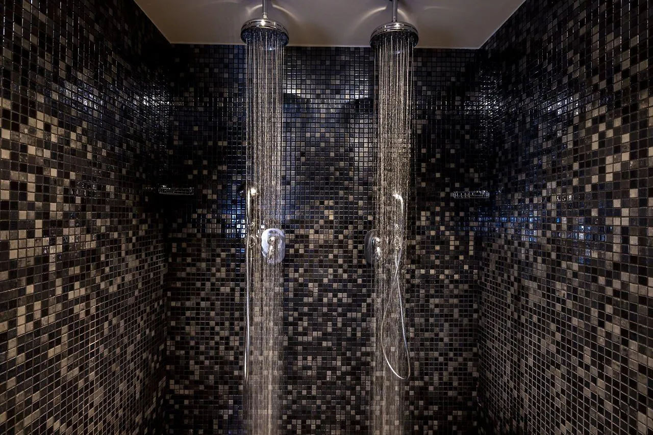 Whistler - Gare Du Nord Отель 4*